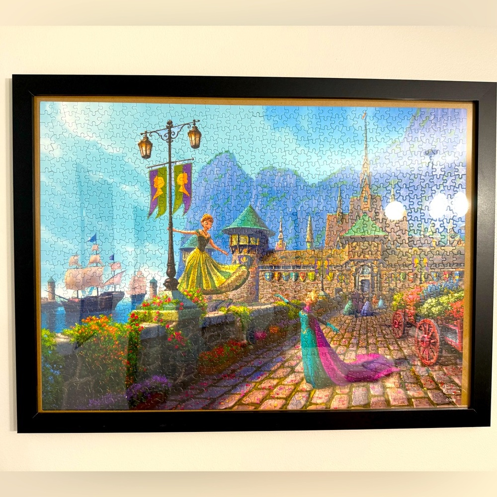 Disney Framed Frozen Elsa and Anna Puzzle 1000 Pieces